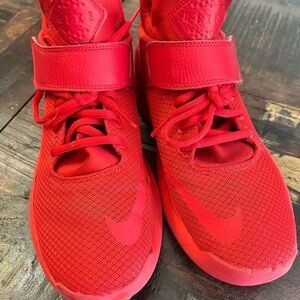 Nike Men’s 6.5 Kwazi Red high tops good used condition